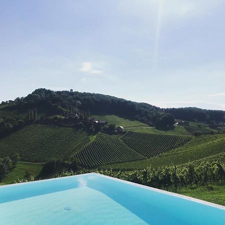 *Brandnew* Modernes Apartment In Den Weinbergen Mit Pool Und Sauna Spielfeld Eksteriør bilde