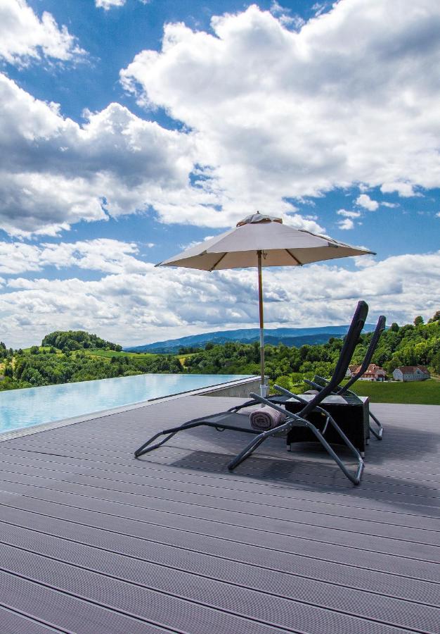 *Brandnew* Modernes Apartment In Den Weinbergen Mit Pool Und Sauna Spielfeld Eksteriør bilde