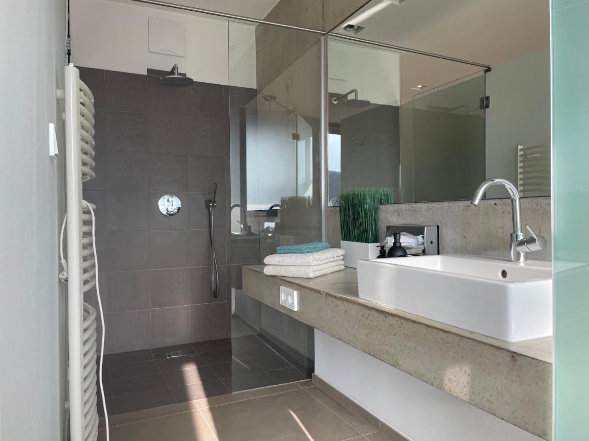 *Brandnew* Modernes Apartment In Den Weinbergen Mit Pool Und Sauna Spielfeld Eksteriør bilde